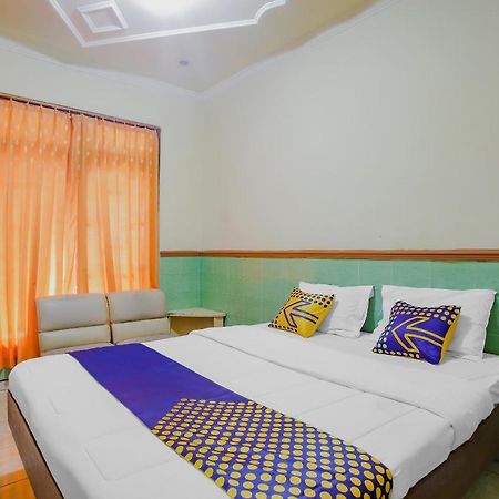 Spot On 90092 Dewi Safitri Hotel スマラン エクステリア 写真