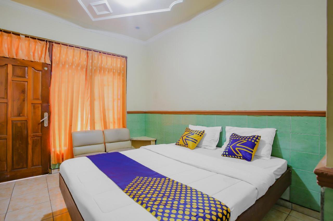 Spot On 90092 Dewi Safitri Hotel スマラン エクステリア 写真