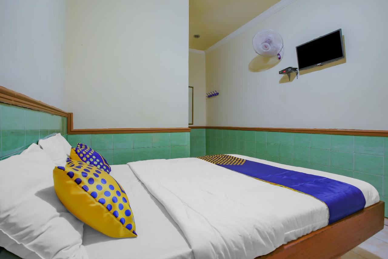 Spot On 90092 Dewi Safitri Hotel スマラン エクステリア 写真