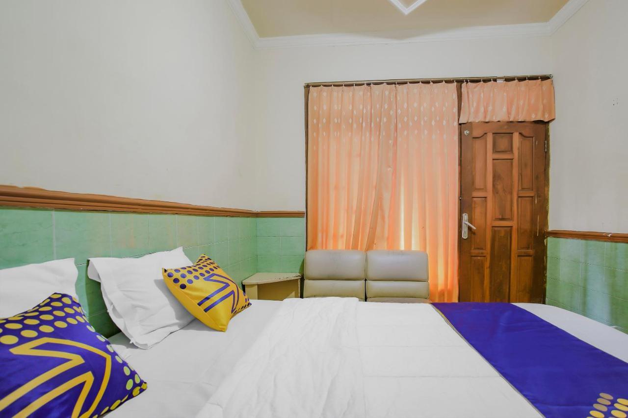 Spot On 90092 Dewi Safitri Hotel スマラン エクステリア 写真