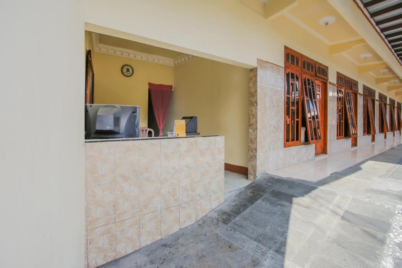 Spot On 90092 Dewi Safitri Hotel スマラン エクステリア 写真
