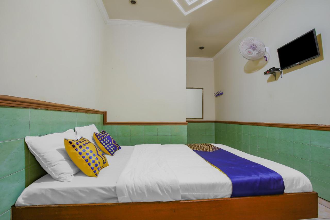 Spot On 90092 Dewi Safitri Hotel スマラン エクステリア 写真