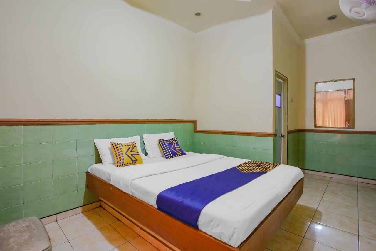 Spot On 90092 Dewi Safitri Hotel スマラン エクステリア 写真