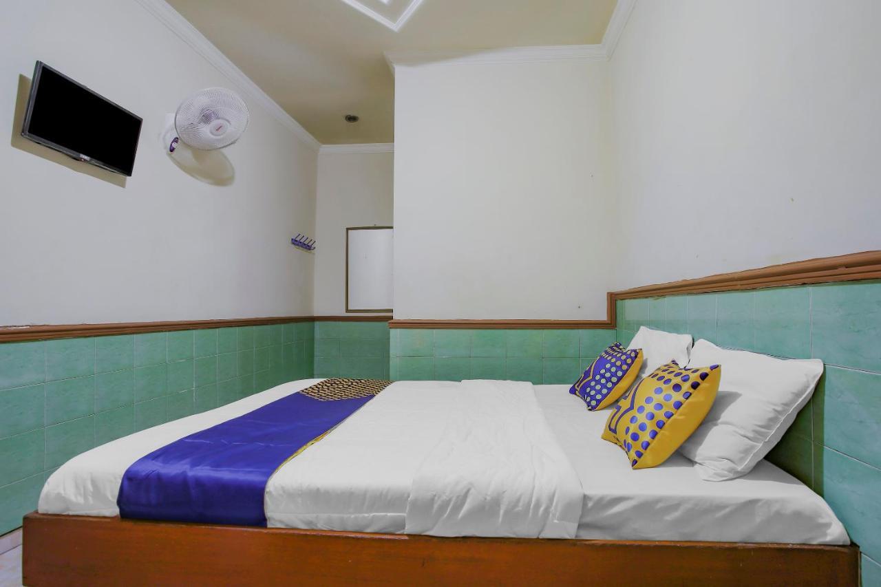 Spot On 90092 Dewi Safitri Hotel スマラン エクステリア 写真