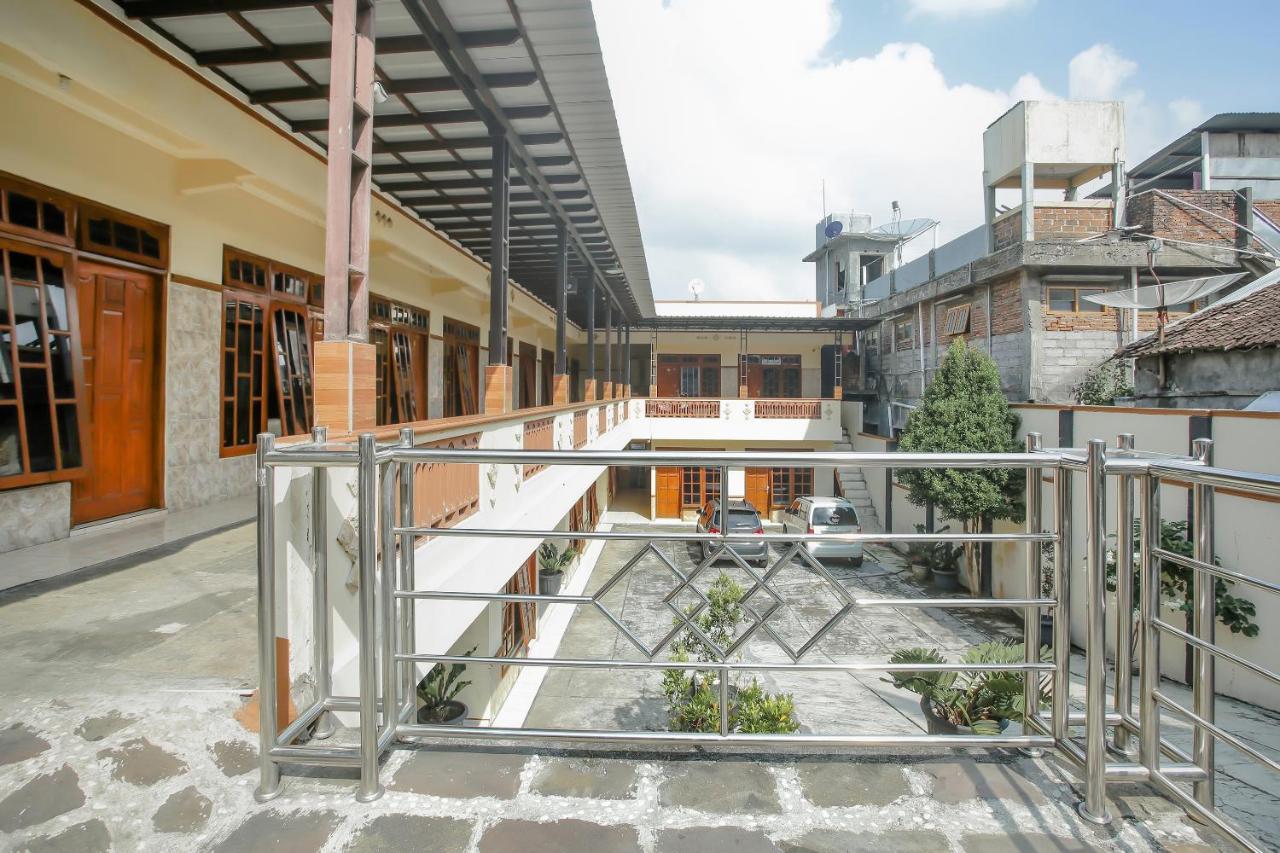 Spot On 90092 Dewi Safitri Hotel スマラン エクステリア 写真