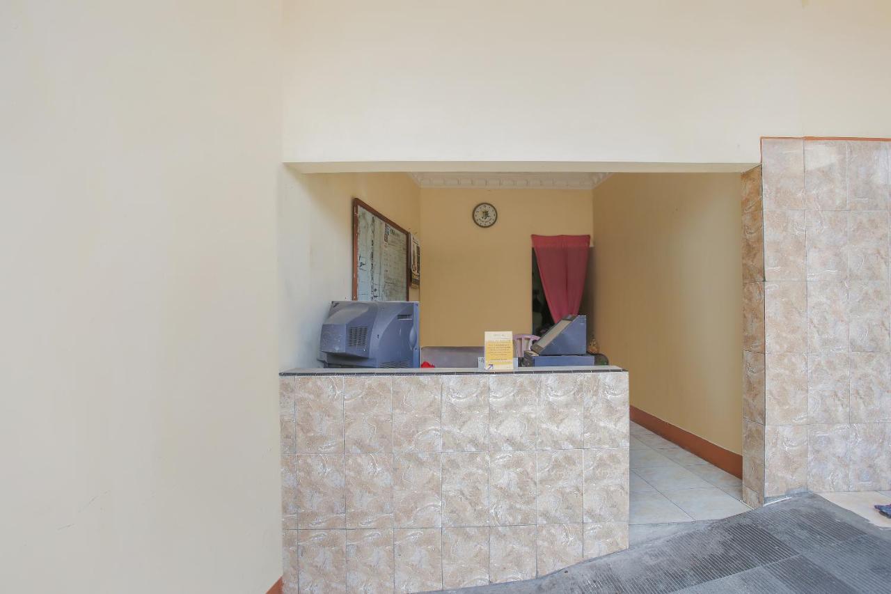 Spot On 90092 Dewi Safitri Hotel スマラン エクステリア 写真