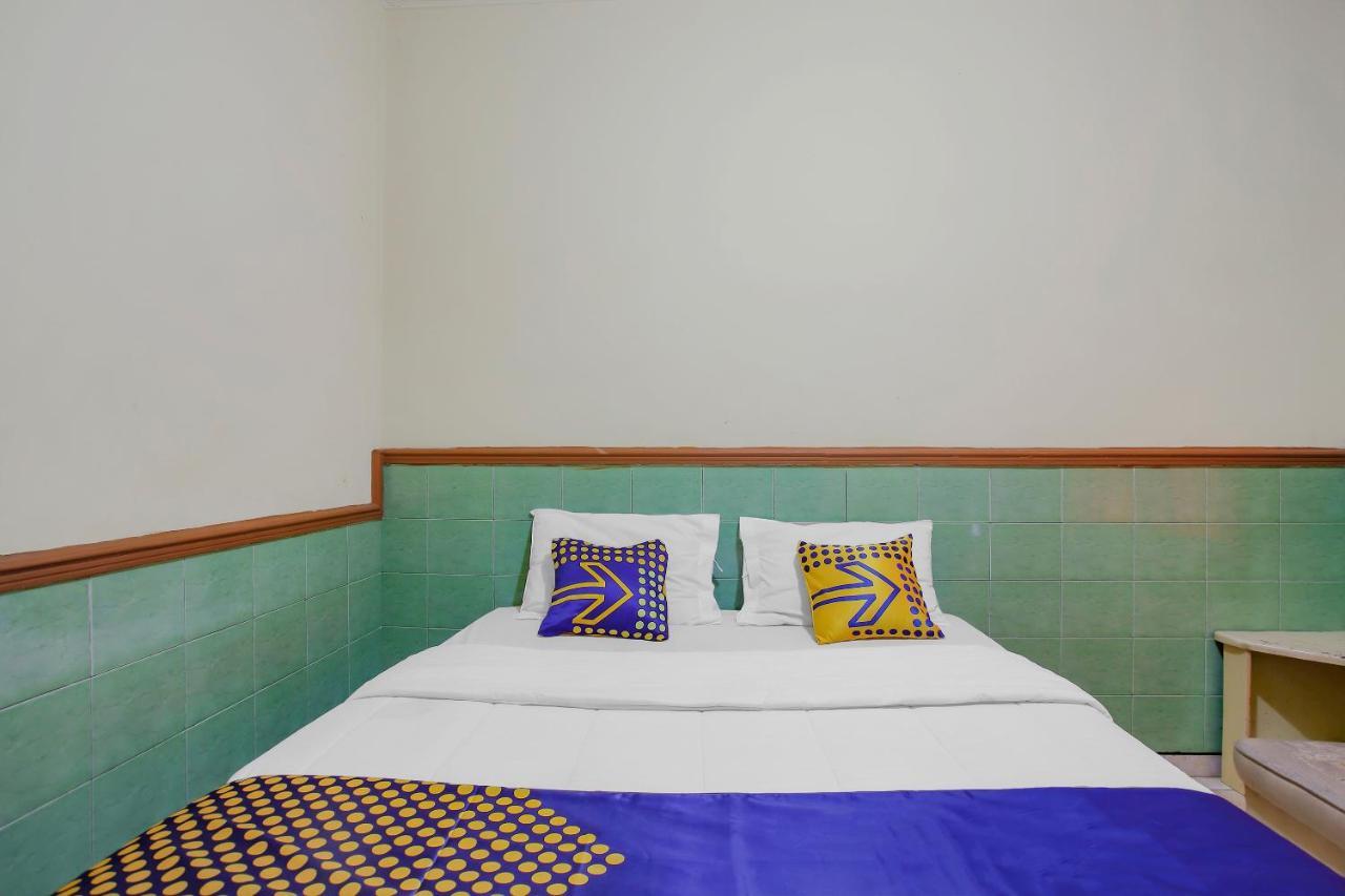 Spot On 90092 Dewi Safitri Hotel スマラン エクステリア 写真