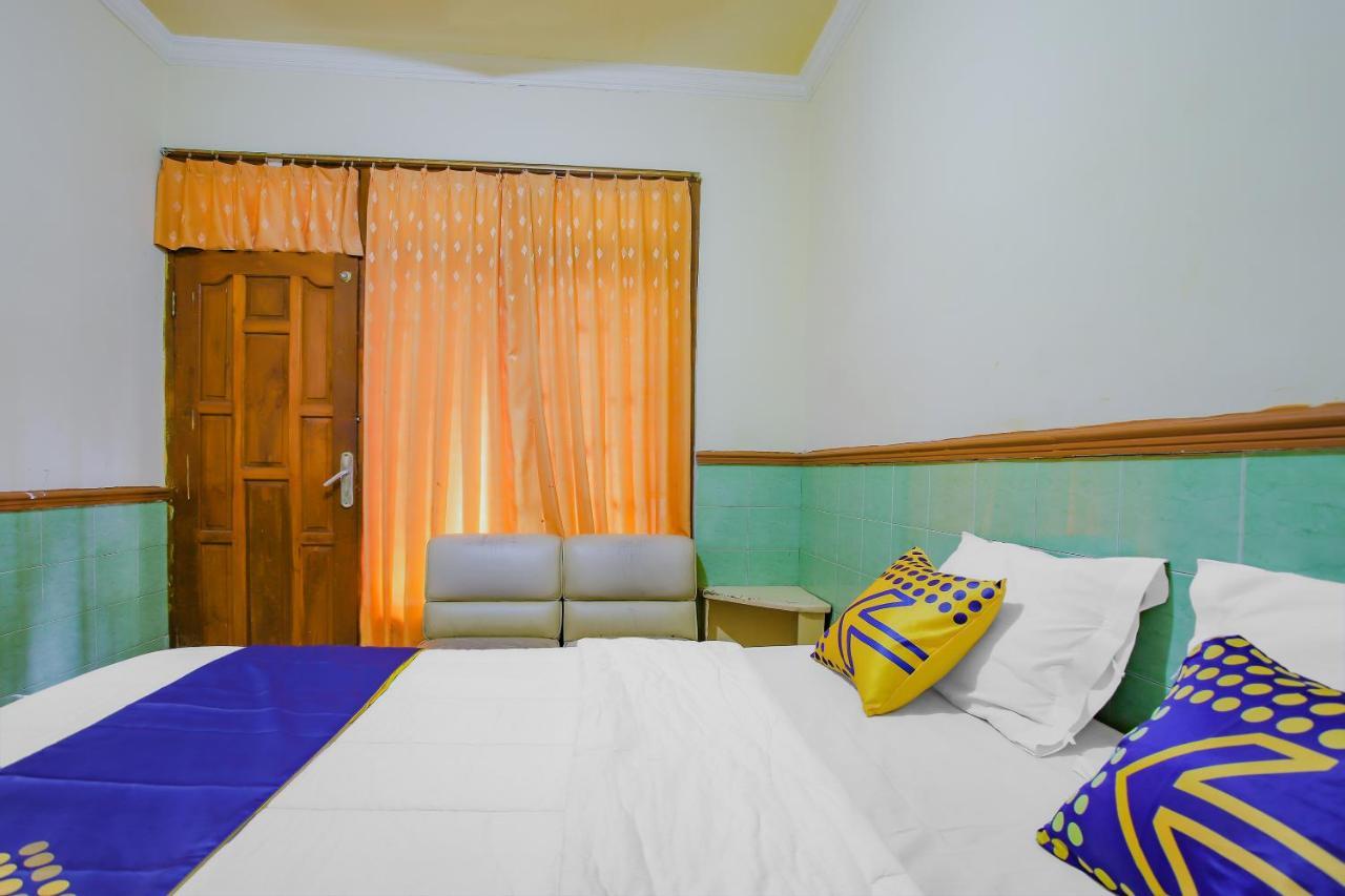 Spot On 90092 Dewi Safitri Hotel スマラン エクステリア 写真