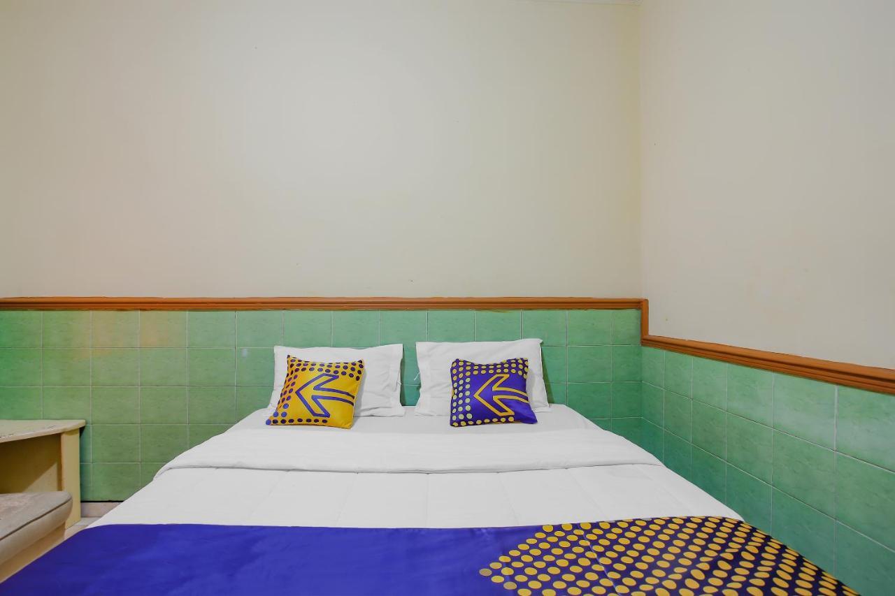 Spot On 90092 Dewi Safitri Hotel スマラン エクステリア 写真