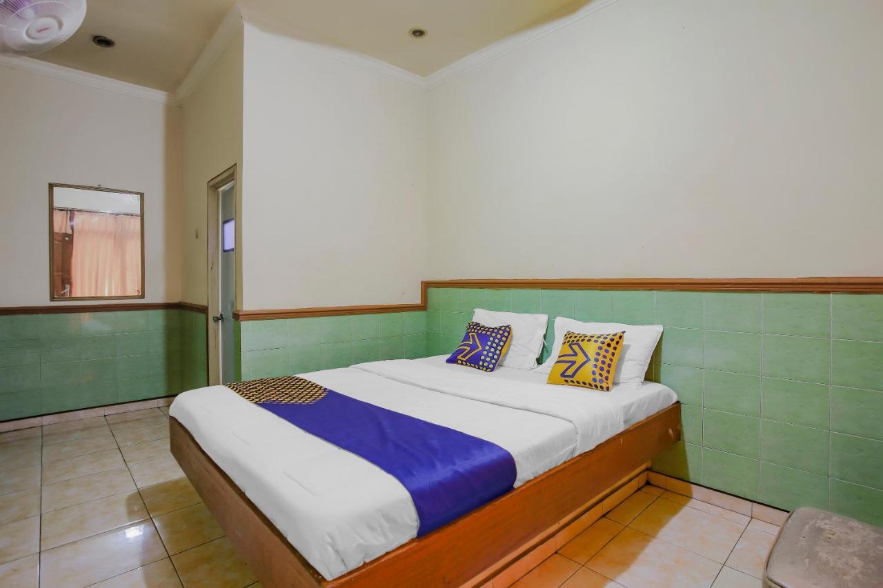 Spot On 90092 Dewi Safitri Hotel スマラン エクステリア 写真